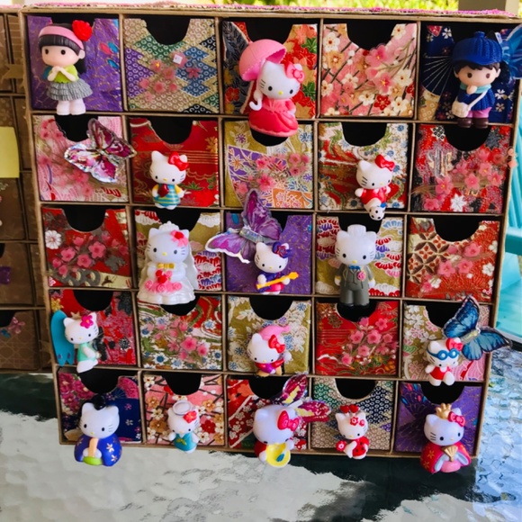 Three selective adorable Hello Kitty and friends 25 drawer set - Picture 7 of 9